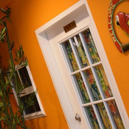 Beverlys Oasis Suites Scarborough Bagian luar foto